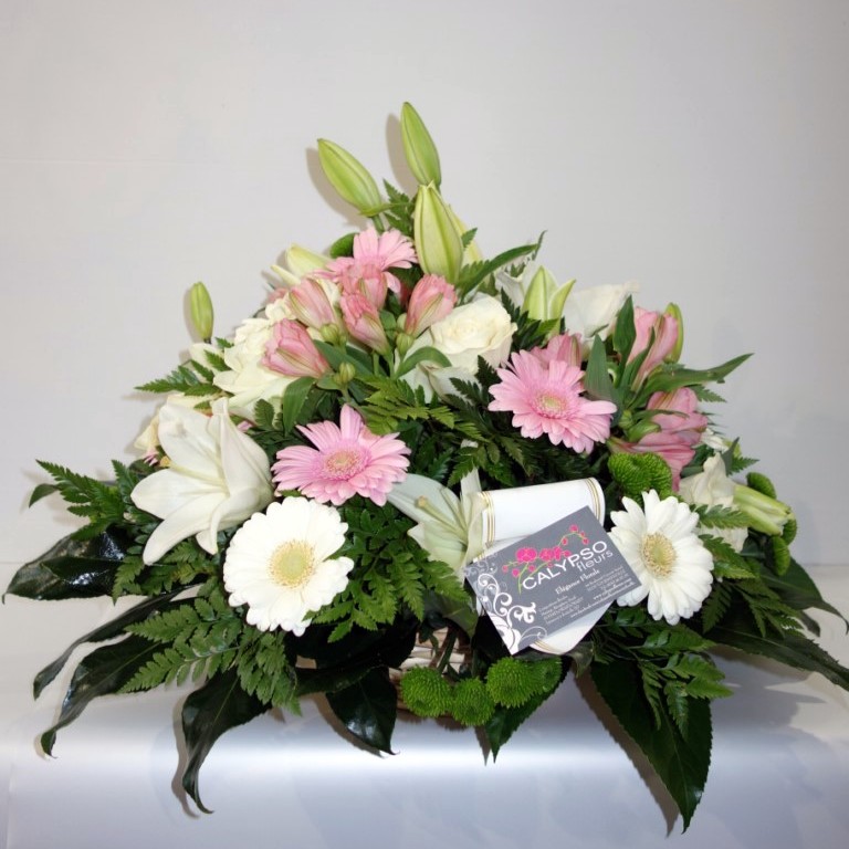 panier de fleurs deuil pastel
