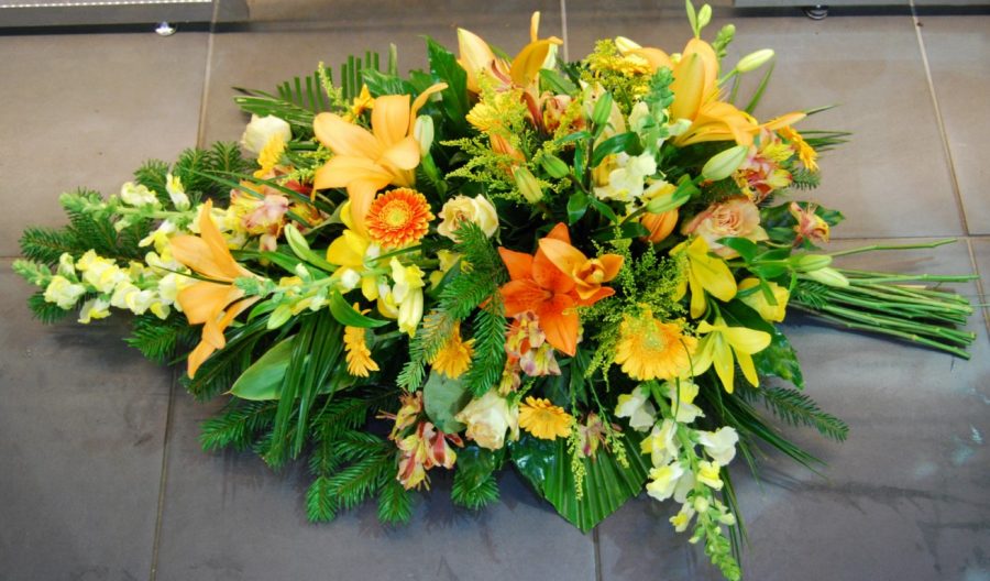 gerbe de fleurs deuil coloree