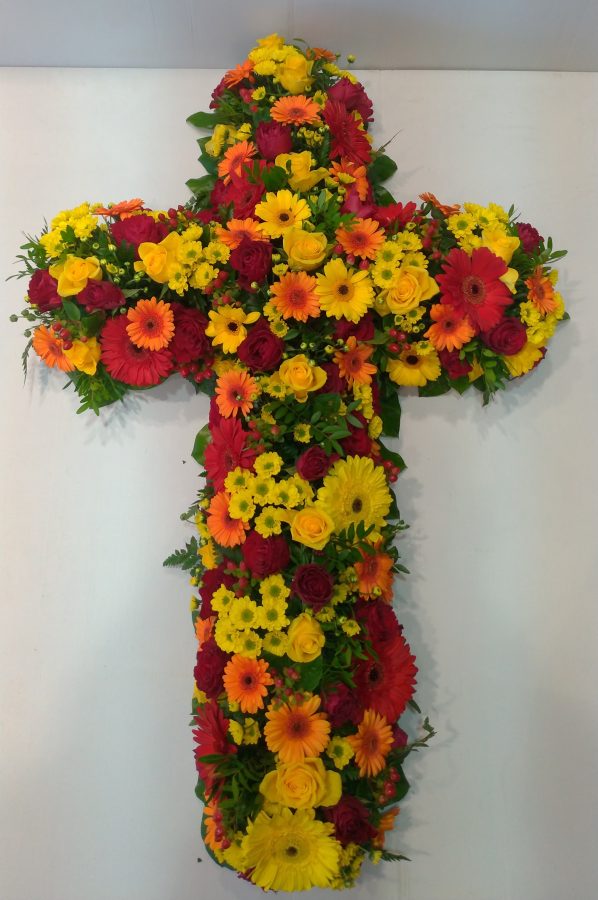 Croix de fleurs deuil colorée