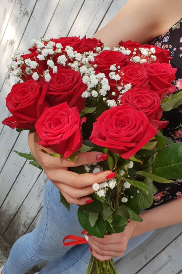 Bouquet de grandes roses rouges