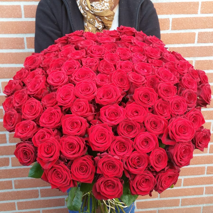Descubra 100 kuva bouquet de 101 roses rouges - Thptnganamst.edu.vn