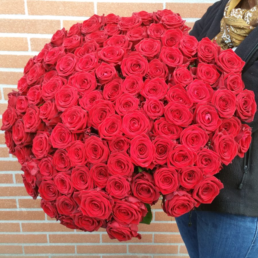 Bouquet de 101 GRANDES Roses Rouges