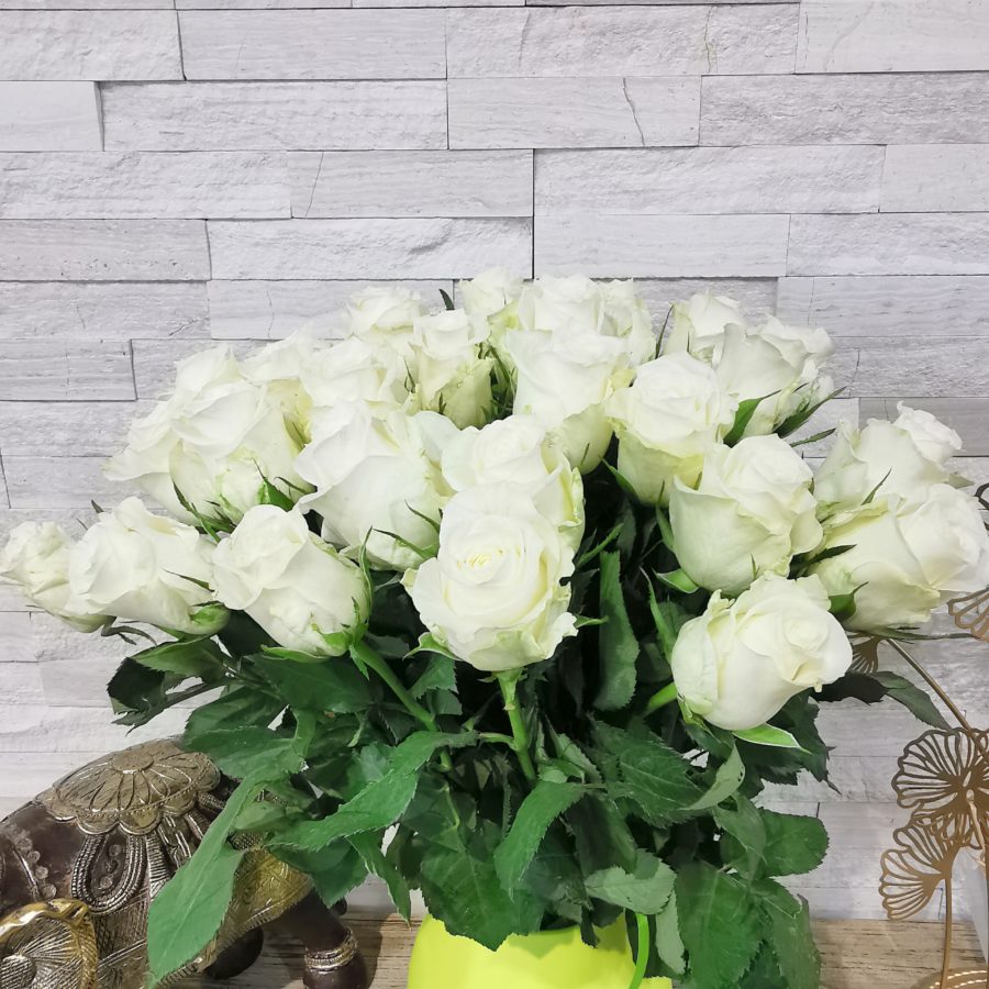 Bouquet de PETITES roses blanches - Livraison Toulouse - Calypso Fleurs