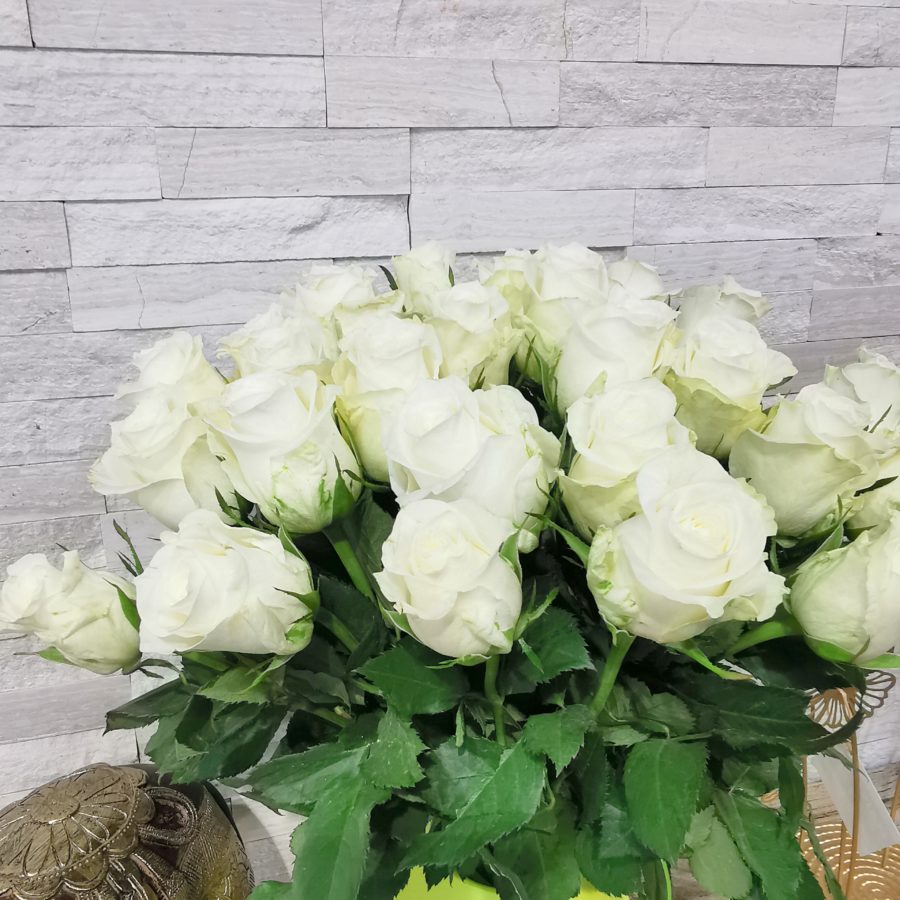 Bouquet de PETITES roses blanches - Livraison Toulouse - Calypso Fleurs