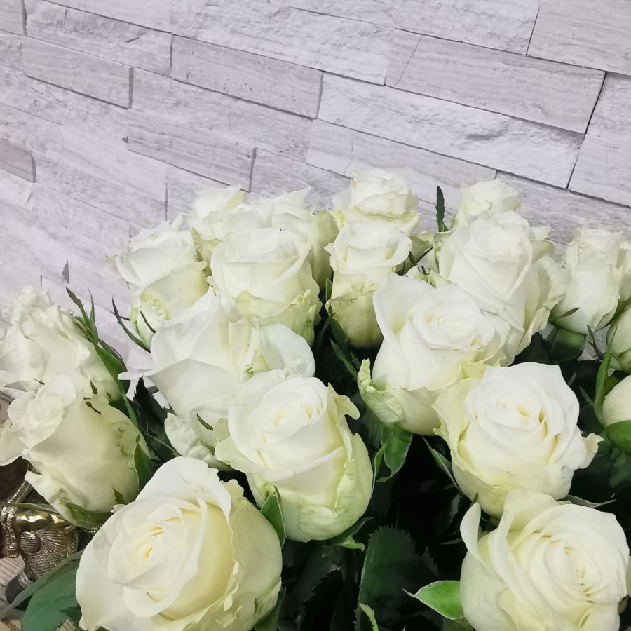 Bouquet de PETITES roses blanches - Livraison Toulouse - Calypso Fleurs