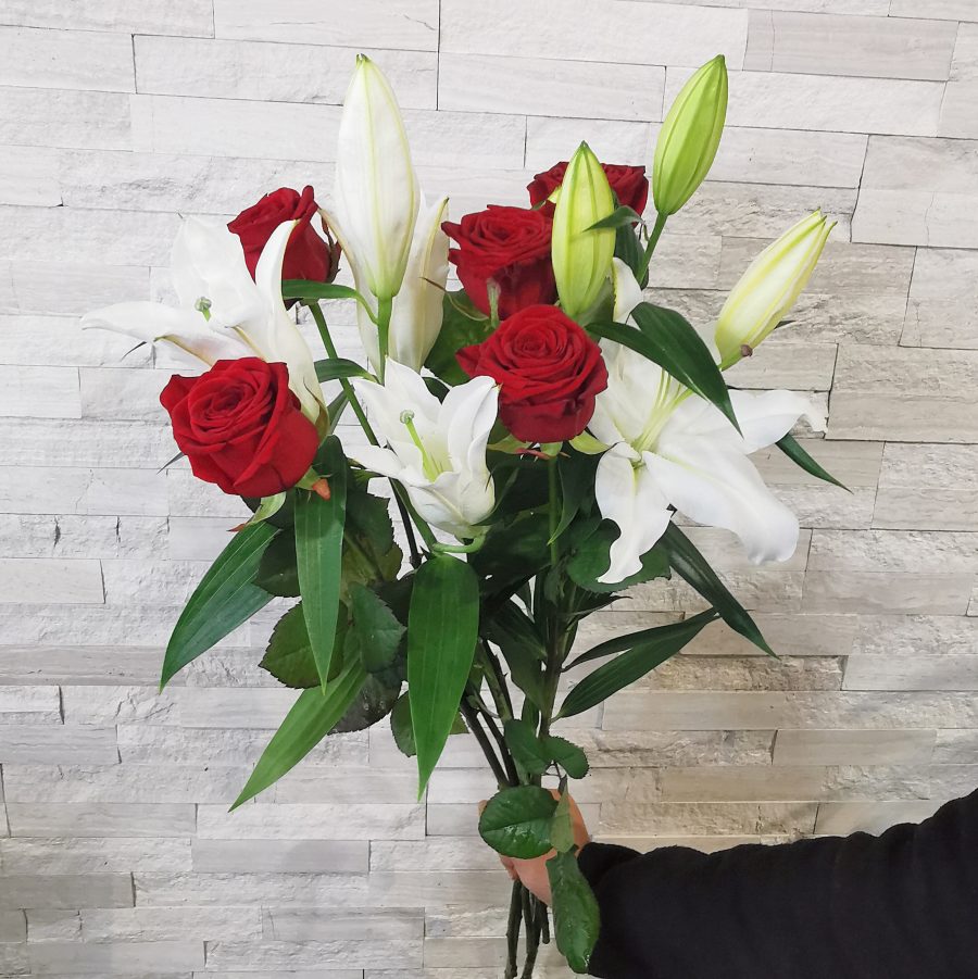 Bouquet de GRANDES roses ROUGES et LYS BLANCS - Livraison Toulouse -  Calypso Fleurs