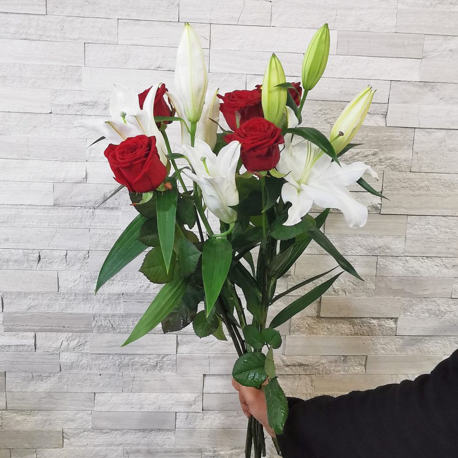 Bouquet de GRANDES roses ROUGES et LYS BLANCS - Livraison Toulouse -  Calypso Fleurs