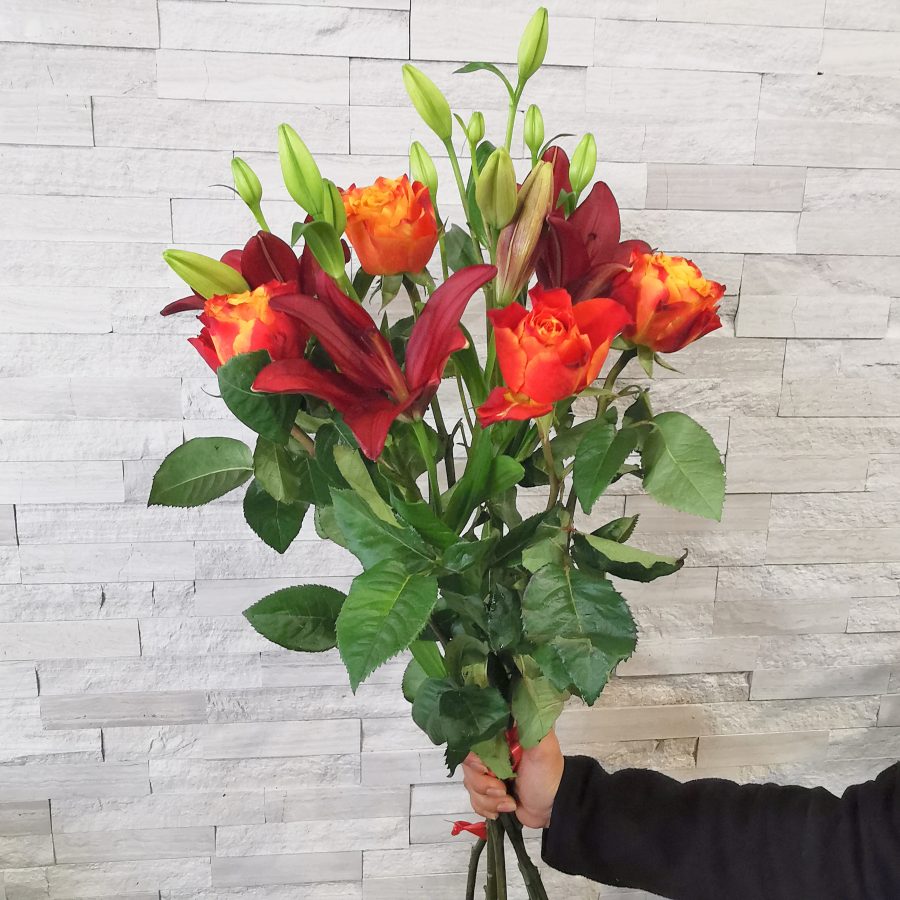Bouquet de GRANDES roses ORANGES et LYS ROUGES - Livraison Toulouse -  Calypso Fleurs