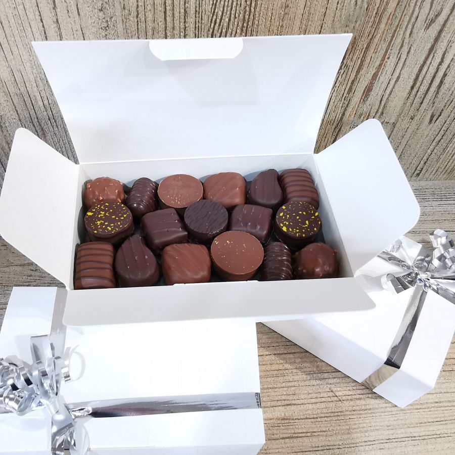 2 ballotins de chocolats avec fourreaux noir et or 11.5 x 6 cm - Patisdecor