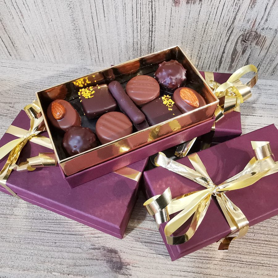Coffret Assortiment Bonbons de Chocolat NOIR ET LAIT - 24 pièces - Mr & Mrs  Renou - Pâtisserie Chocolaterie École